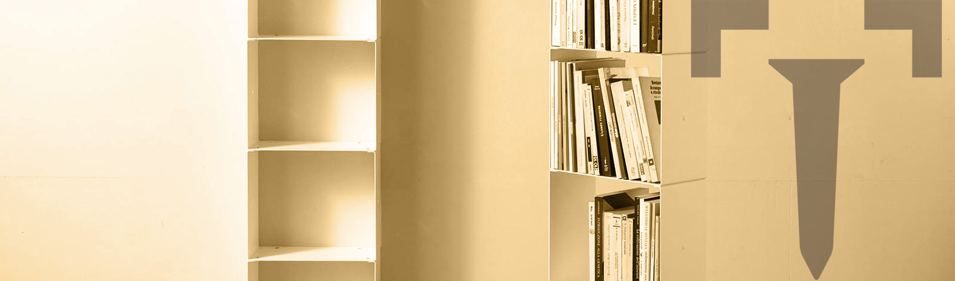 Piccola libreria in ferro