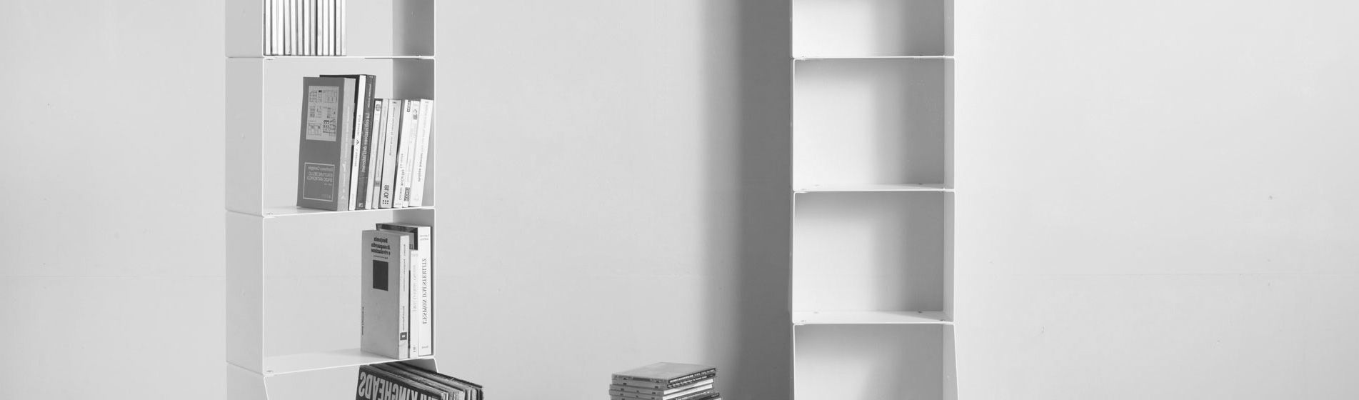 Piccola libreria da terra