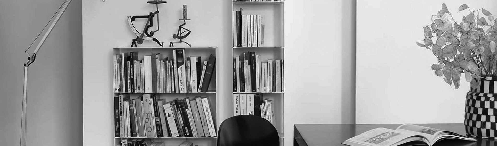 Piccola libreria a parete