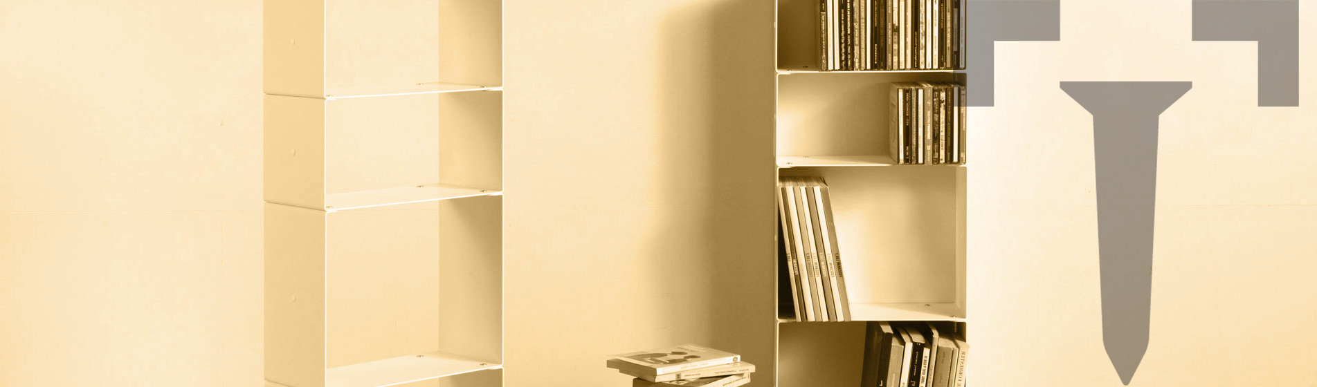Piccola libreria in ferro