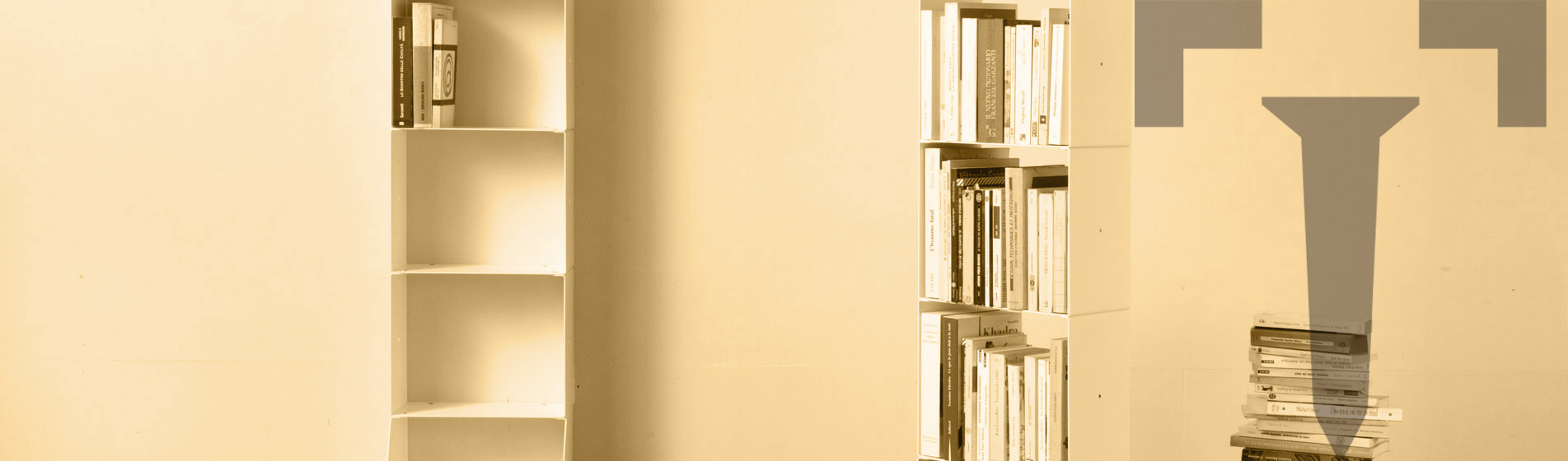 Piccola libreria da terra