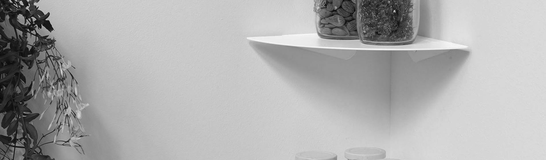 Prezzo mensole angolari per la sala da pranzo