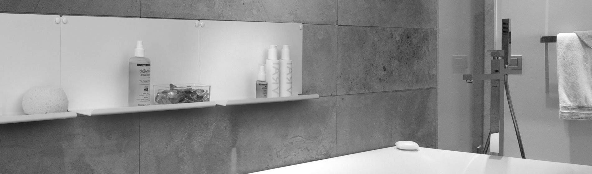 Mobili mensole bagno colorate