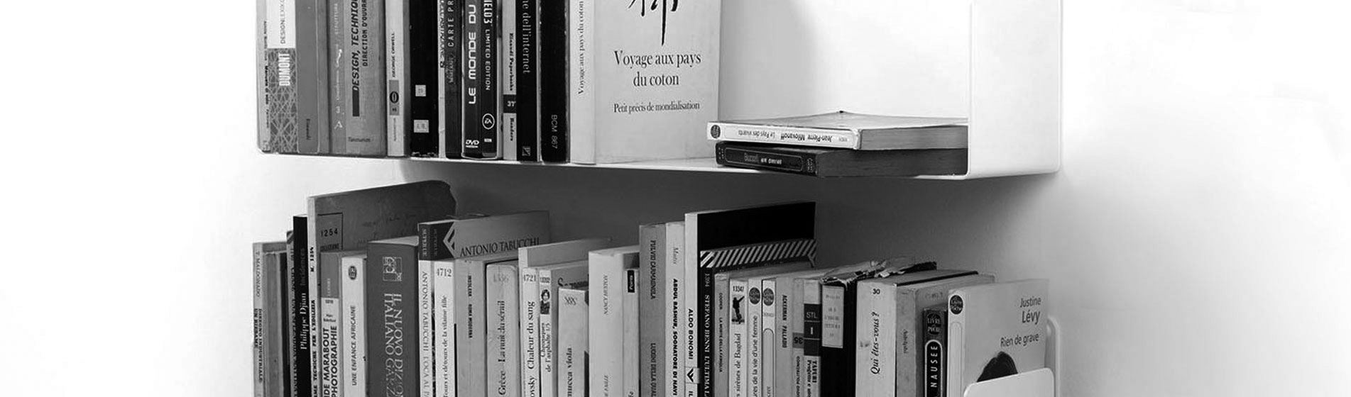 Mensole per libri invisibili
