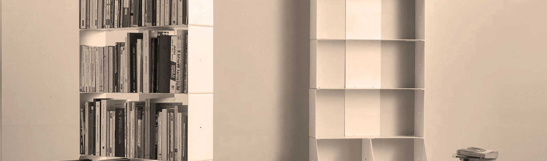 Piccola mensole libreria per la sala da pranzo