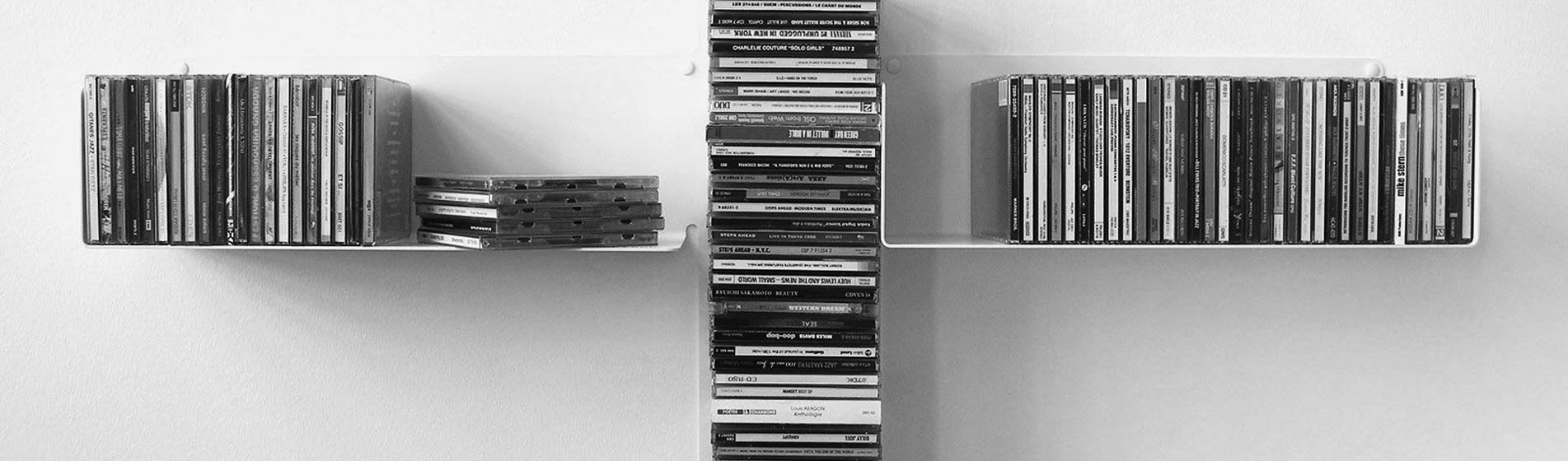 Torre porta cd per il soggiorno